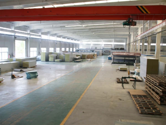 硅巖板生產(chǎn)車(chē)間