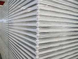 聚氨酯彩鋼板倉(cāng)庫實(shí)景